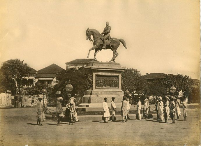 Kala Ghoda Statue