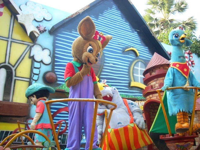 Essel World Characters Parade