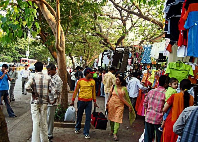 street shopping in Mumbai